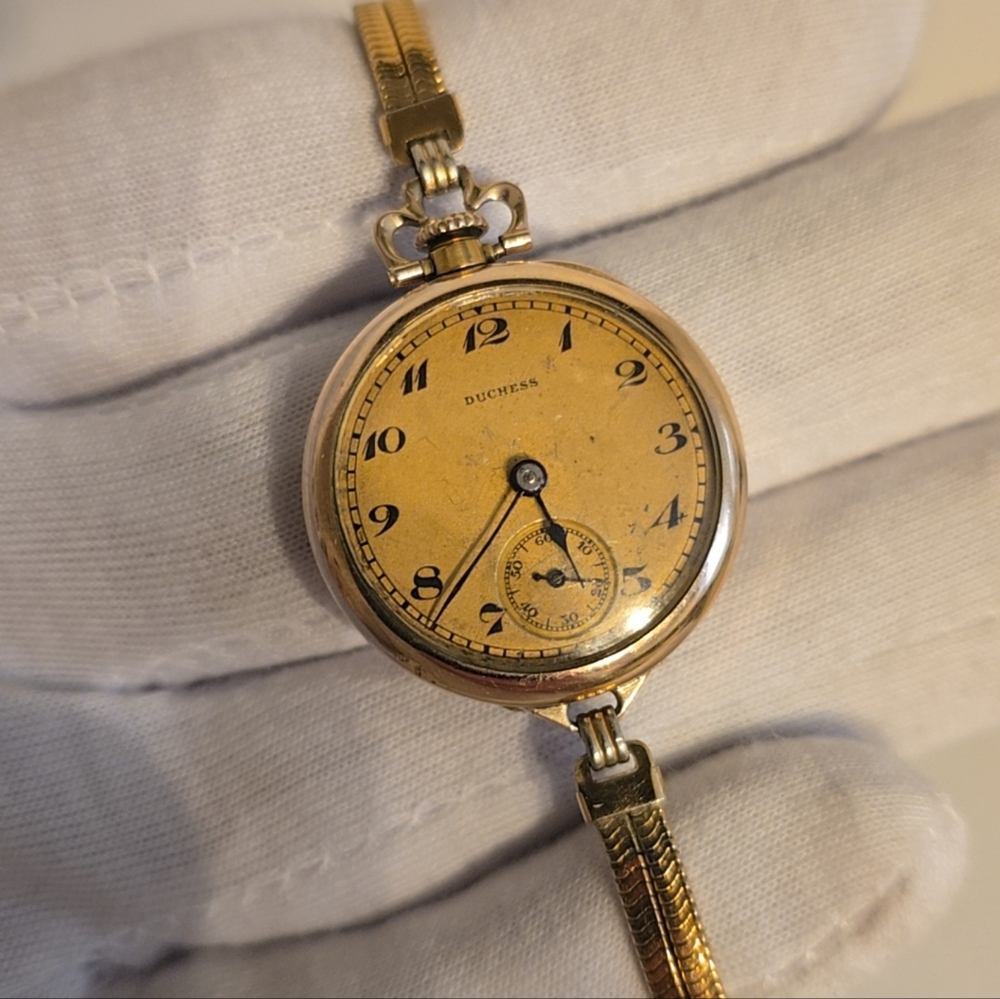 Vintage Gallet Co. watch
